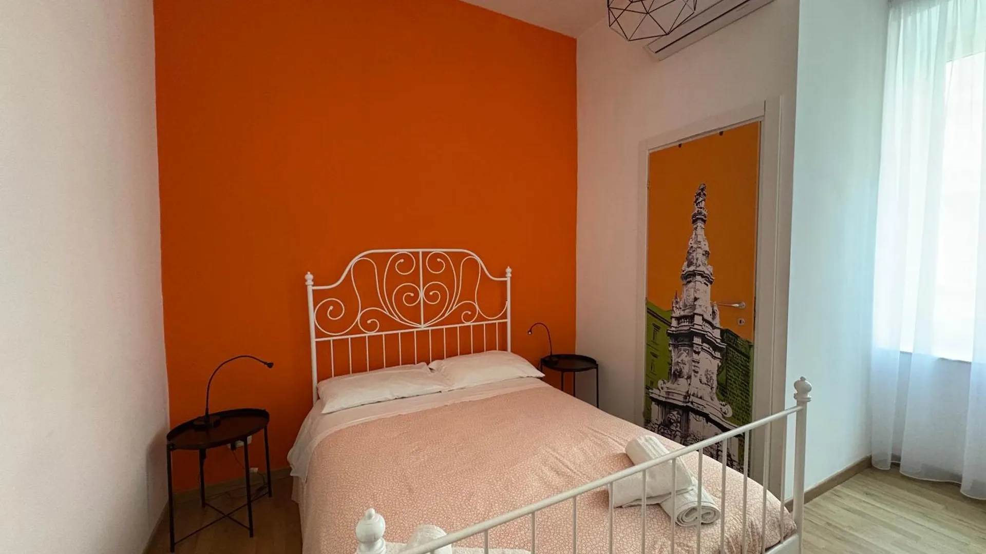 B&B Tarumbo Neapol 2*,  Włochy